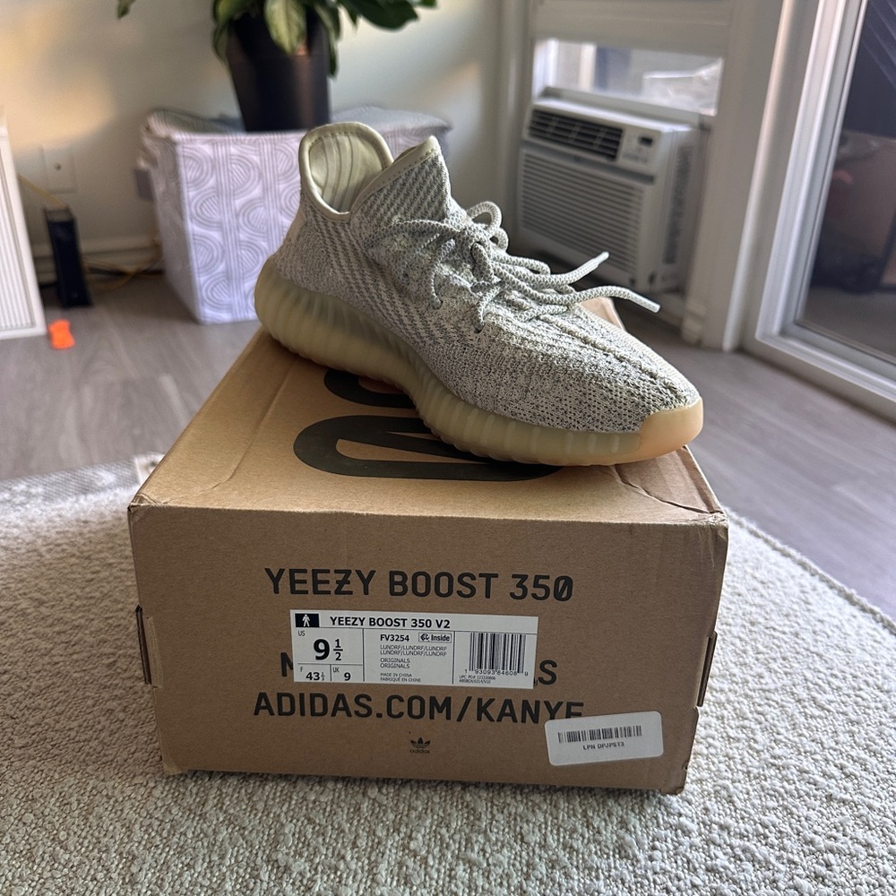 adidas Yeezy Boost 350 V2 - Lundmark Reflective- Size 9.5